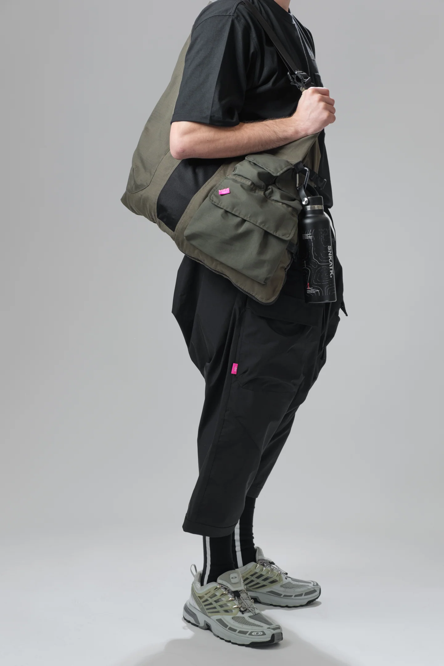 BADLANDS Utility Vest/Tote Bag - Evergreen - Image 5