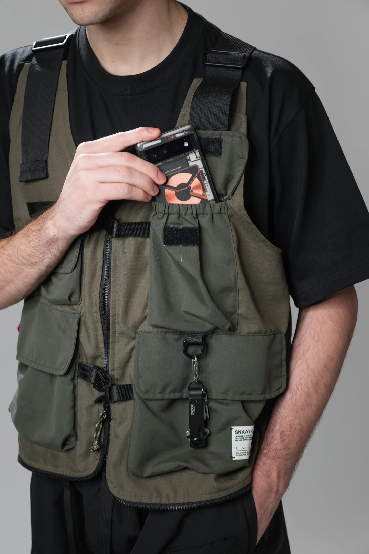 BADLANDS Utility Vest/Tote Bag - Evergreen - Image 6