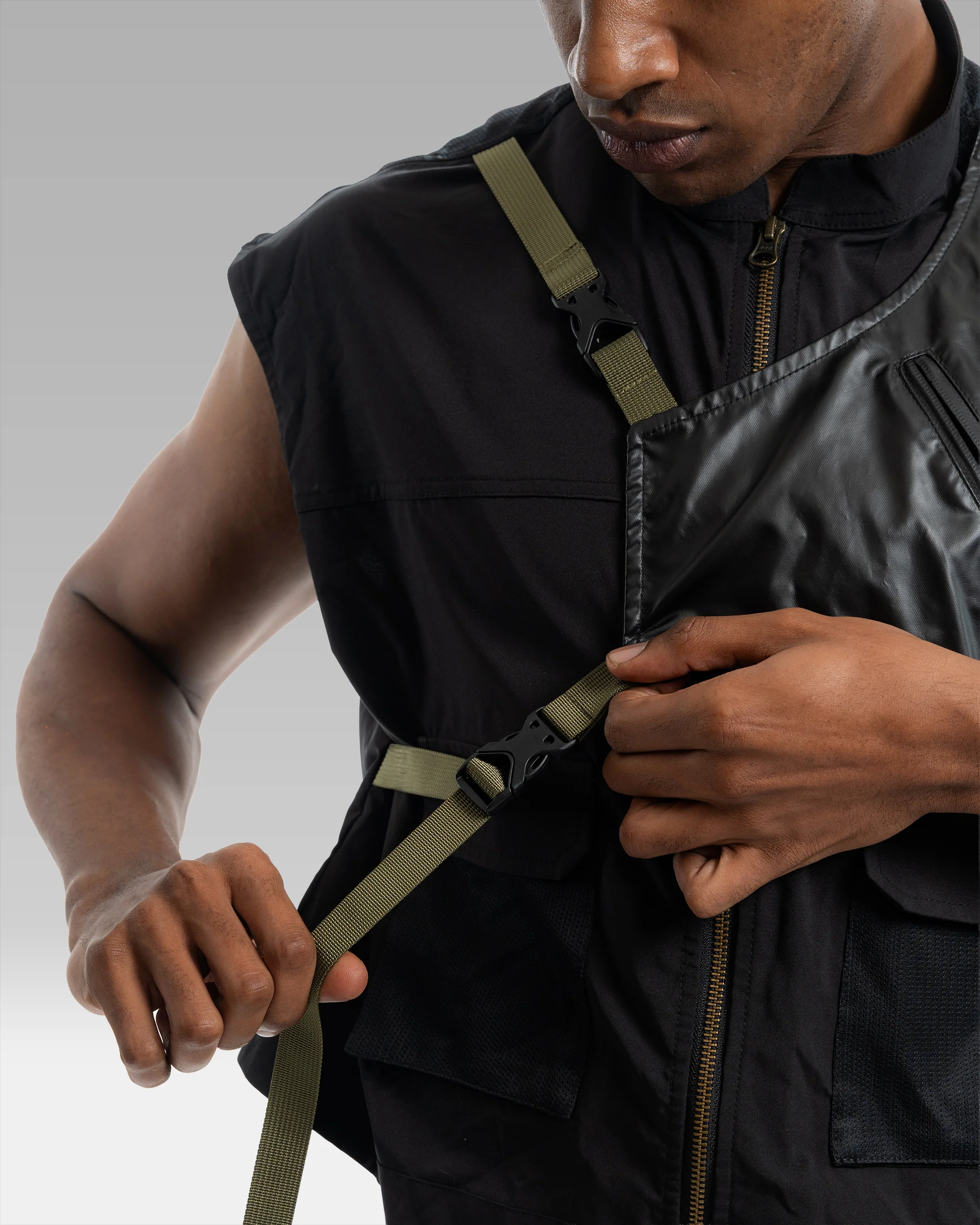 B1:R1 Cropped Vest - Image 11