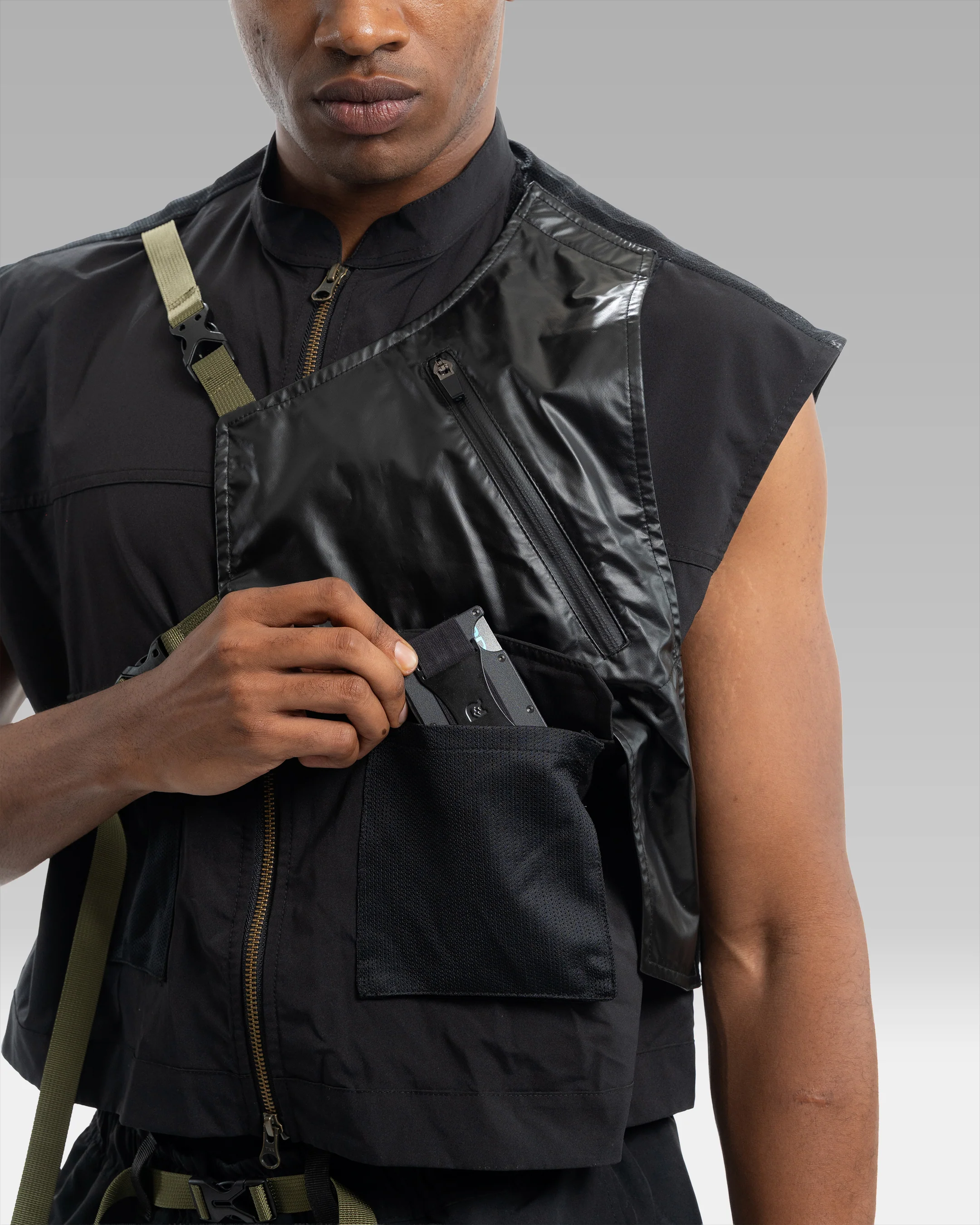 B1:R1 Cropped Vest - Image 6