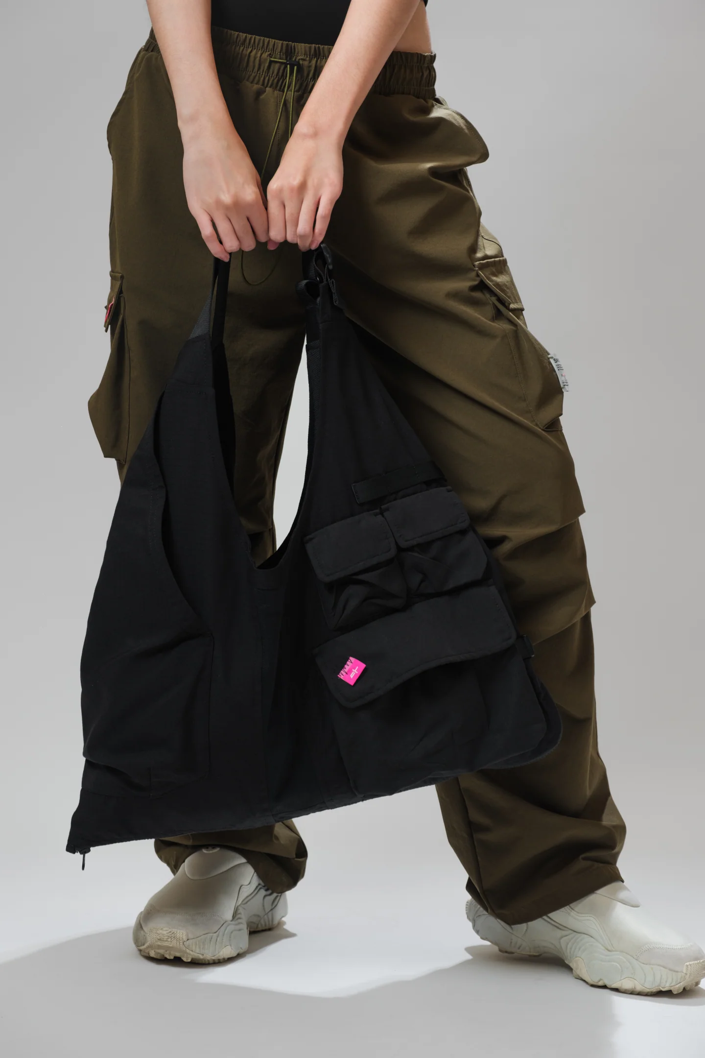 BADLANDS Utility Vest/Tote Bag - Midnight - Image 7